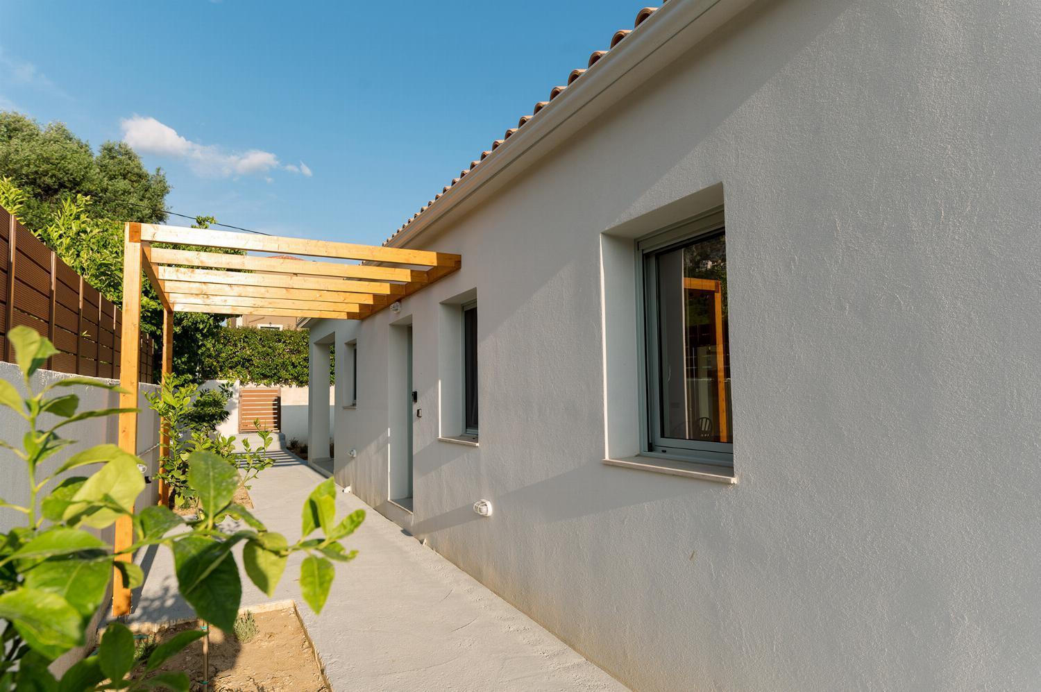 Villa Kira ตราเปซากิ ภายนอก รูปภาพ