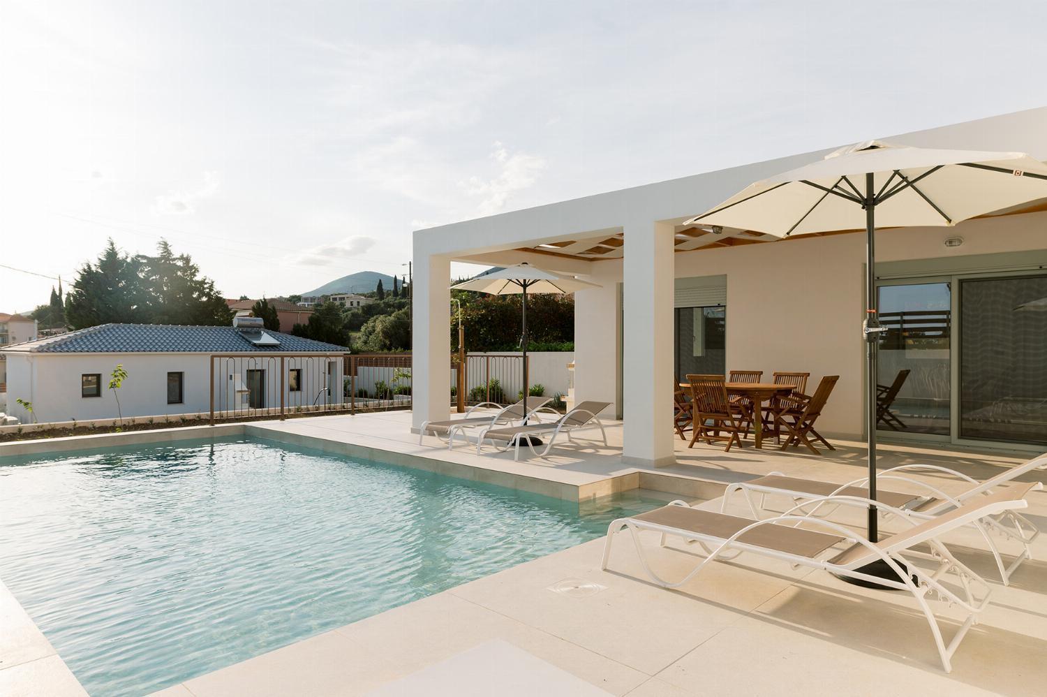 Villa Kira ตราเปซากิ ภายนอก รูปภาพ