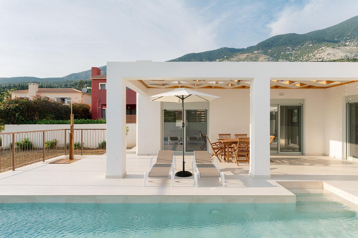 Villa Kira ตราเปซากิ ภายนอก รูปภาพ